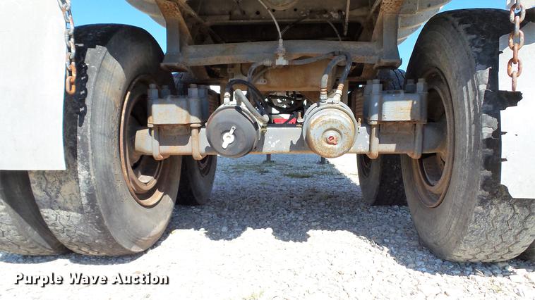 image for item DE4835 1979 Fruehauf end dump trailer