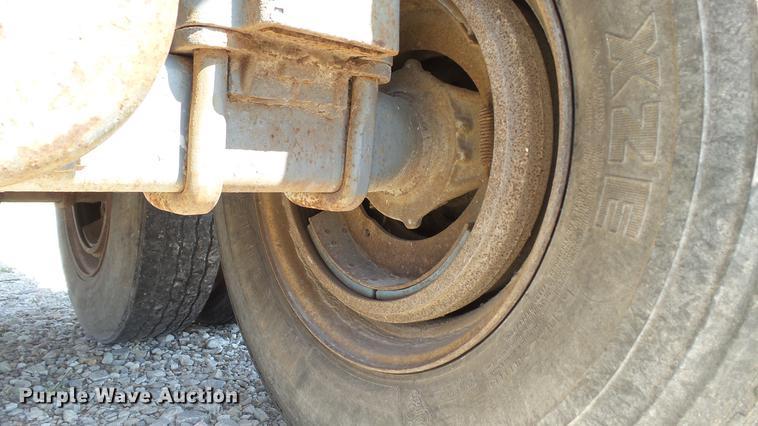 image for item DE4835 1979 Fruehauf end dump trailer