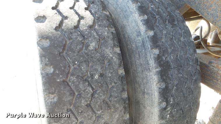 image for item DE4835 1979 Fruehauf end dump trailer