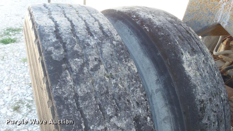 image for item DE4835 1979 Fruehauf end dump trailer