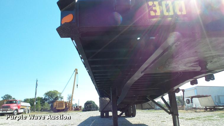 image for item DE4836 1999 Great Dane flatbed trailer