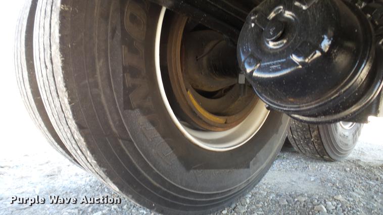 image for item DE4836 1999 Great Dane flatbed trailer