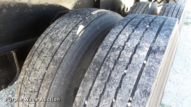 image for item DE4836 1999 Great Dane flatbed trailer