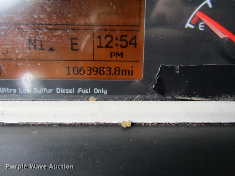 image for item DE5256 2009 Volvo VN semi truck