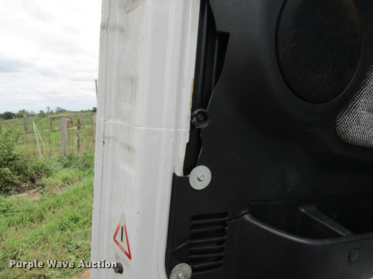 image for item DE5258 1999 Volvo VN semi truck