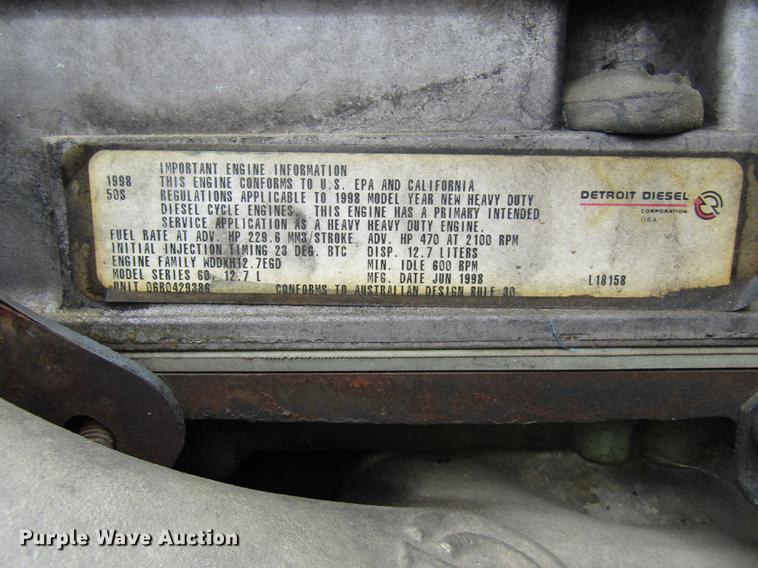 image for item DE5258 1999 Volvo VN semi truck