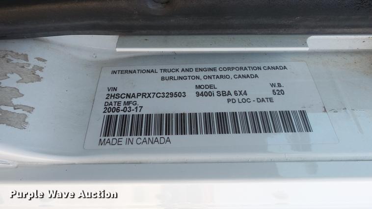 image for item DE7235 2007 International 9400i semi truck