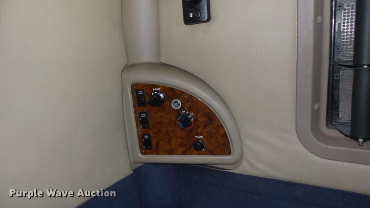 image for item DE7235 2007 International 9400i semi truck