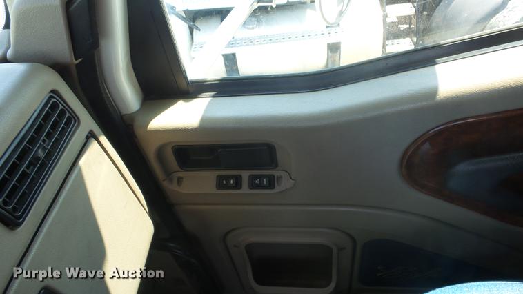 image for item DE7235 2007 International 9400i semi truck