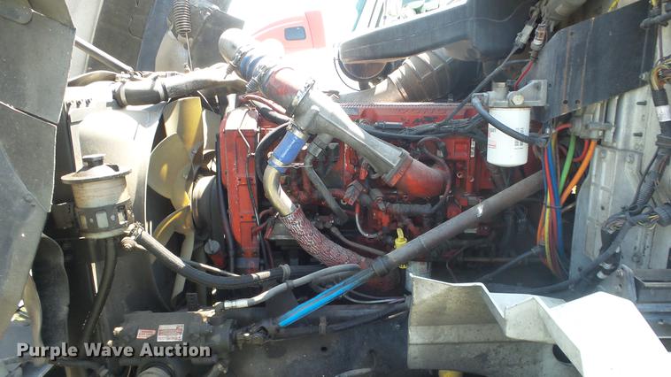 image for item DE7235 2007 International 9400i semi truck