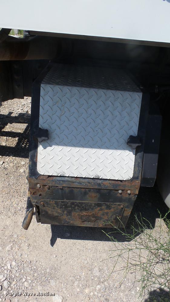 image for item DE7235 2007 International 9400i semi truck