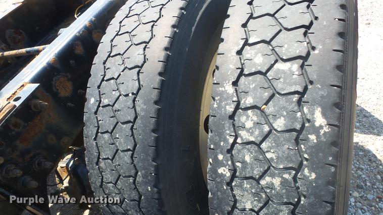 image for item DE7235 2007 International 9400i semi truck