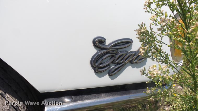 image for item DE7235 2007 International 9400i semi truck