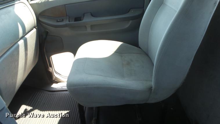 image for item DE7236 2004 Freightliner Columbia semi truck