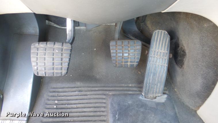 image for item DE7236 2004 Freightliner Columbia semi truck