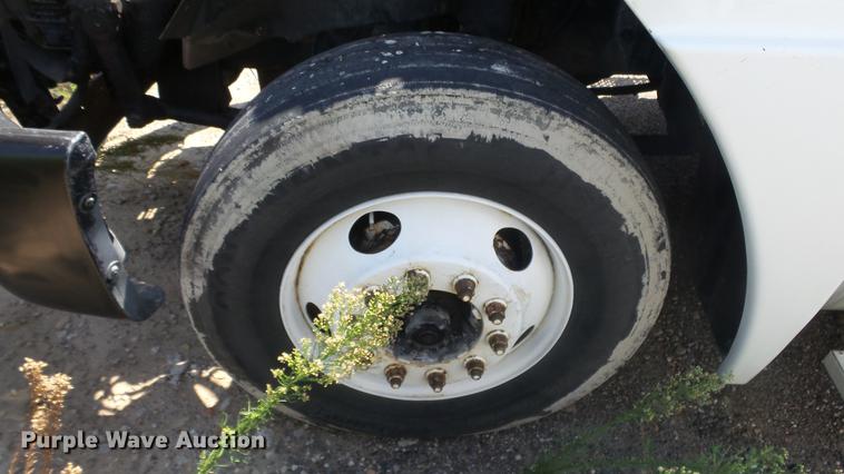 image for item DE7236 2004 Freightliner Columbia semi truck