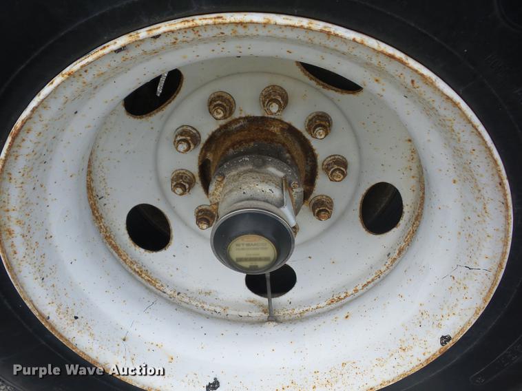 image for item DF1250 1998 Hyundai VI2530152JSR dry van trailer