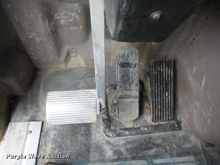 image for item DF1253 2006 International 9400i semi truck