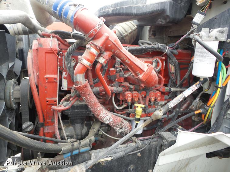 image for item DF1253 2006 International 9400i semi truck