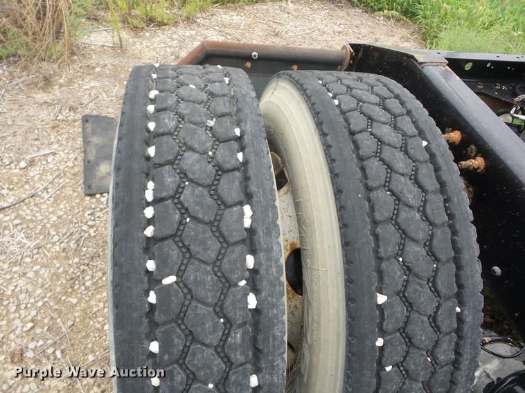 image for item DF1253 2006 International 9400i semi truck