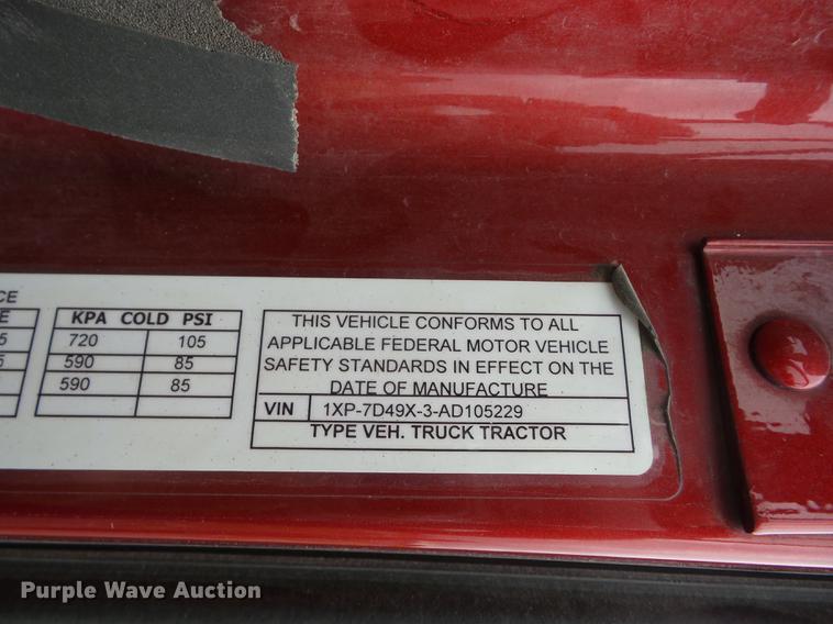 image for item DF1254 2010 Peterbilt 387 semi truck