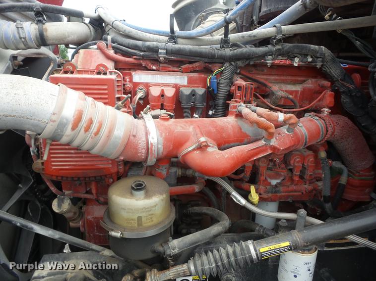 image for item DF1254 2010 Peterbilt 387 semi truck