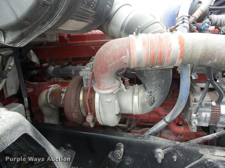 image for item DF1254 2010 Peterbilt 387 semi truck