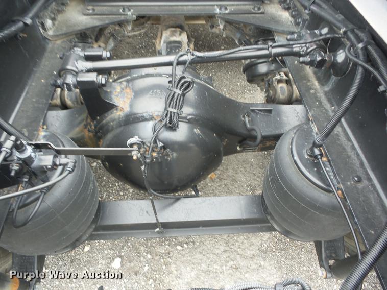 image for item DF1254 2010 Peterbilt 387 semi truck