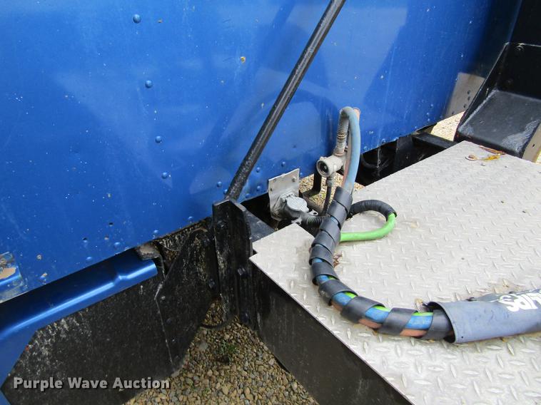 image for item DF3861 2007 Kenworth T600 semi truck