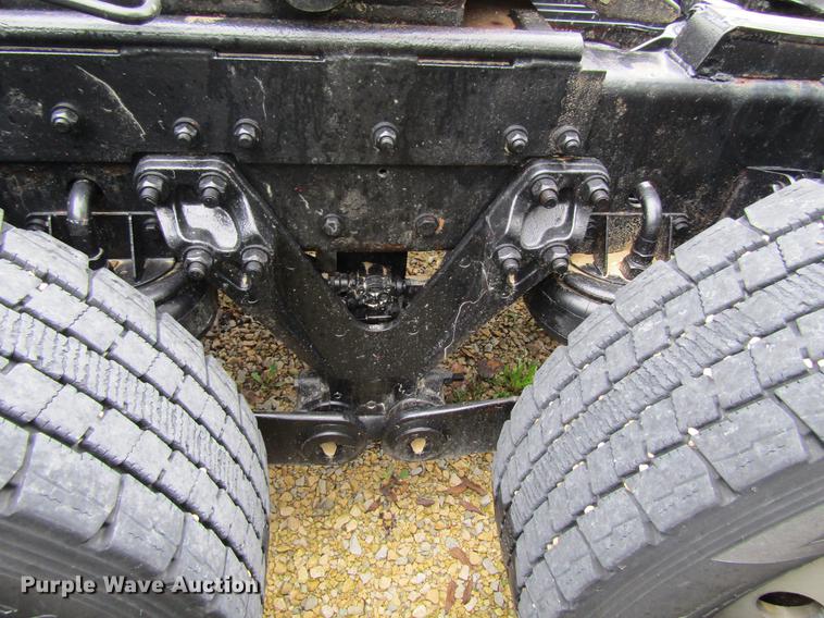 image for item DF3861 2007 Kenworth T600 semi truck