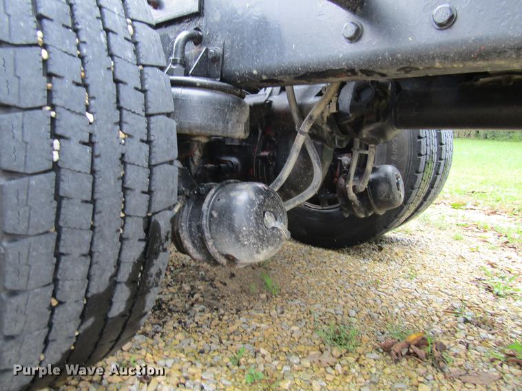 image for item DF3861 2007 Kenworth T600 semi truck