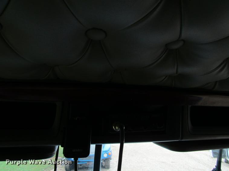 image for item DF3861 2007 Kenworth T600 semi truck