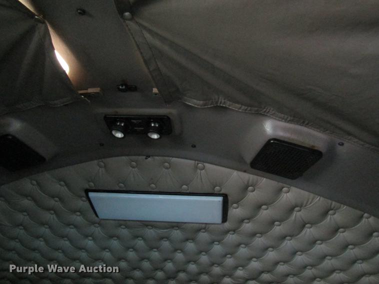 image for item DF3861 2007 Kenworth T600 semi truck