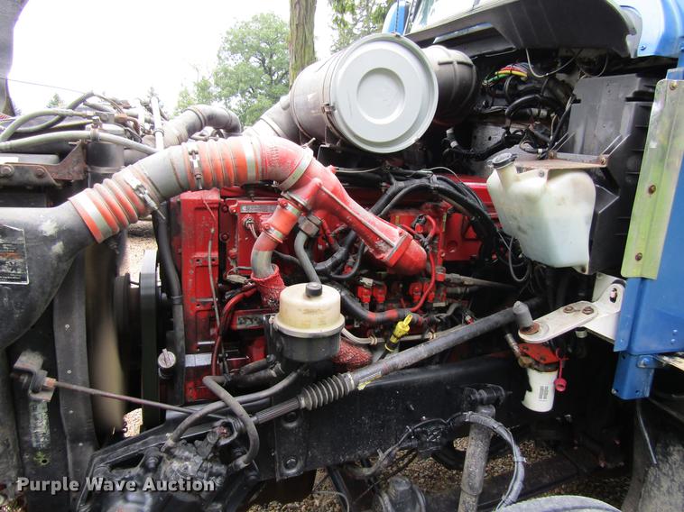 image for item DF3861 2007 Kenworth T600 semi truck