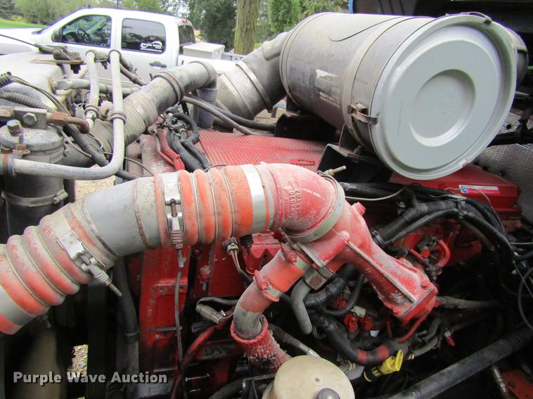 image for item DF3861 2007 Kenworth T600 semi truck