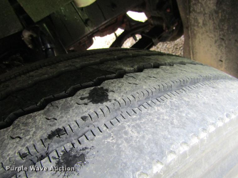 image for item DF3861 2007 Kenworth T600 semi truck