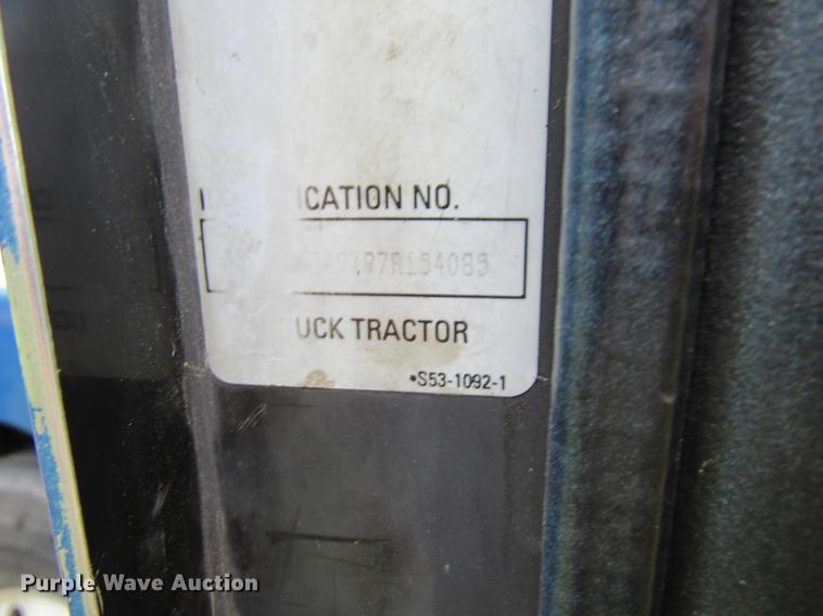 image for item DF3861 2007 Kenworth T600 semi truck