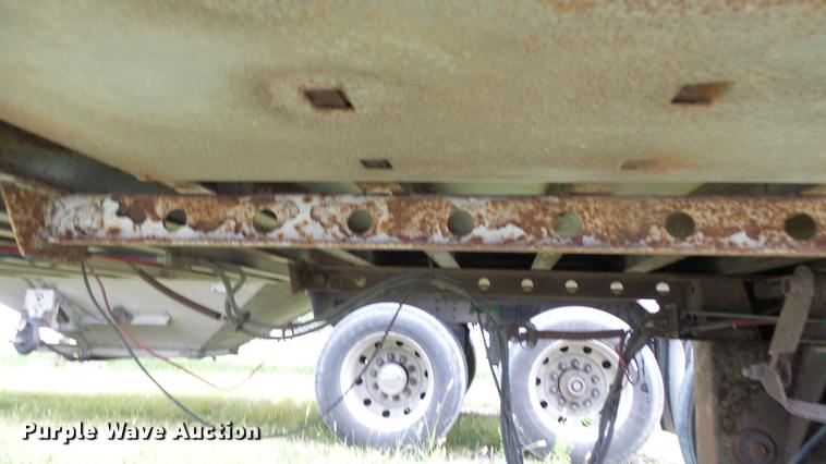 image for item DF4346 2000 Great Dane refrigerated van trailer