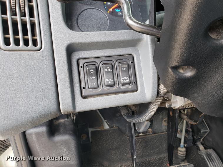 image for item EF9869 2005 International 8600 semi truck