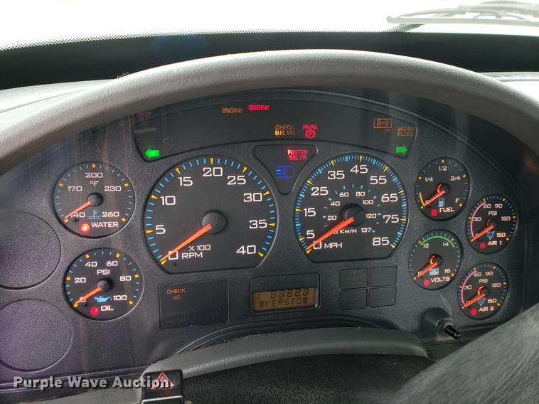 image for item EF9869 2005 International 8600 semi truck