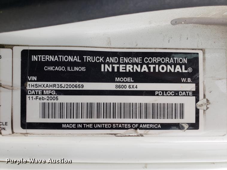 image for item EF9869 2005 International 8600 semi truck