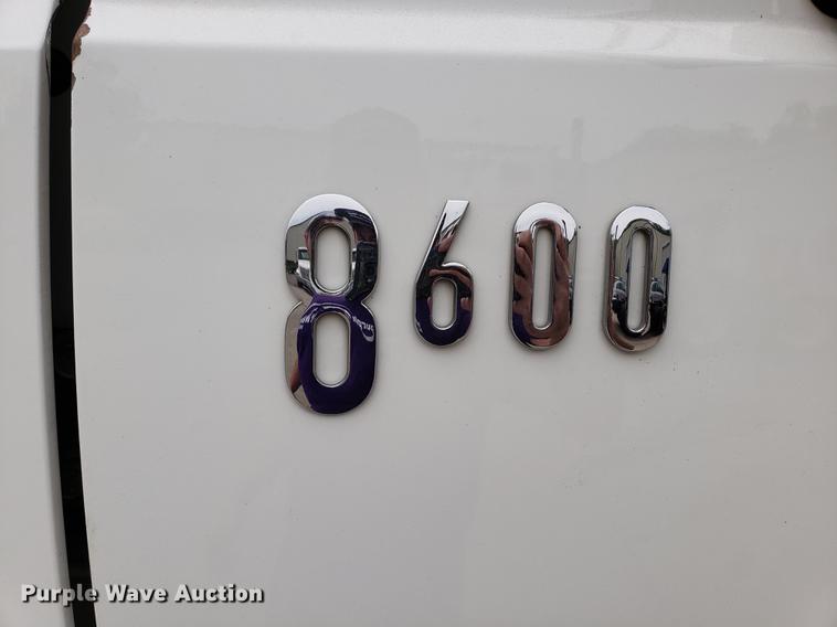 image for item EF9869 2005 International 8600 semi truck