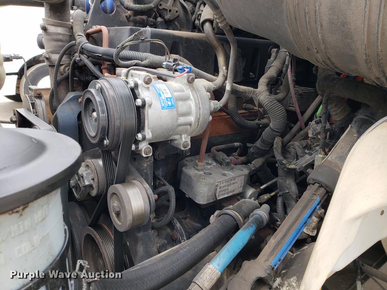 image for item EF9869 2005 International 8600 semi truck