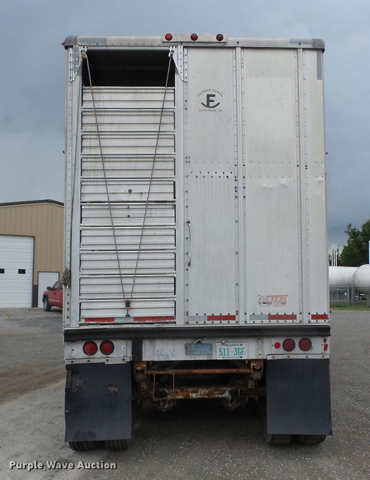 image for item EI9905 1986 Merritt livestock trailer