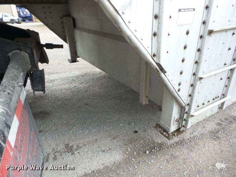 image for item EI9905 1986 Merritt livestock trailer