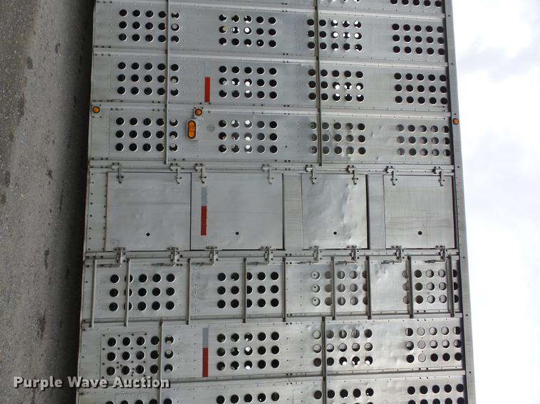 image for item EI9905 1986 Merritt livestock trailer