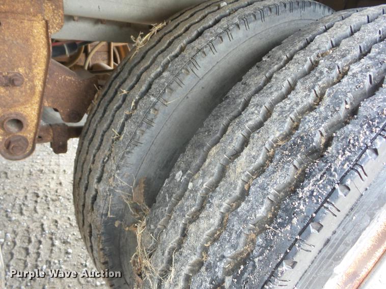 image for item EI9905 1986 Merritt livestock trailer