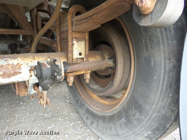 image for item EI9905 1986 Merritt livestock trailer