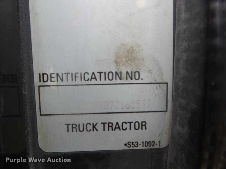 image for item EI9910 2007 Kenworth T800 semi truck