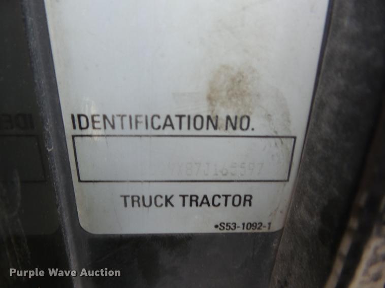 image for item EI9910 2007 Kenworth T800 semi truck